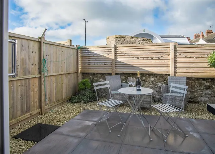 Ty Melyn - 2 Bedroom Cottage - Tenby